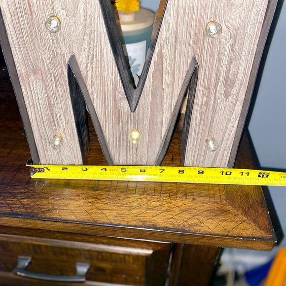 LIGHT UP “M” MARQUEE SIGN - LIKE NEW - Picture 4 of 7